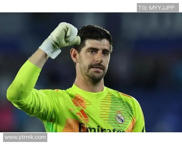 库尔图瓦：守护球门的铁血战士与足球场上的传奇故事